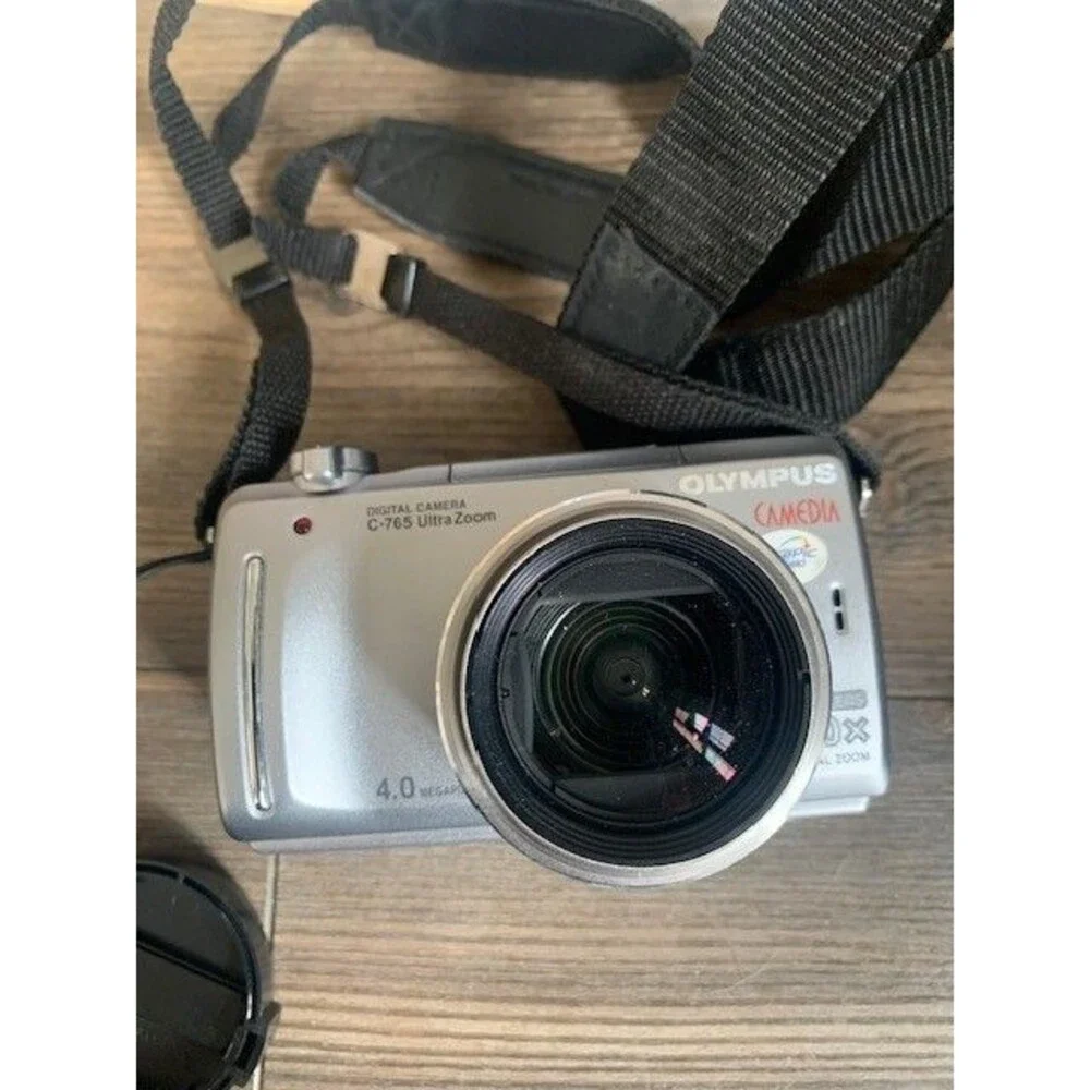 Olympus CAMEDIA C-765 Ultra Zoom 4.0MP Digital Camera - Silver